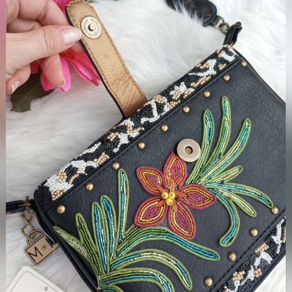 Mary Frances Tropical Heat Beaded Floral Bag - Picture 13 of 16